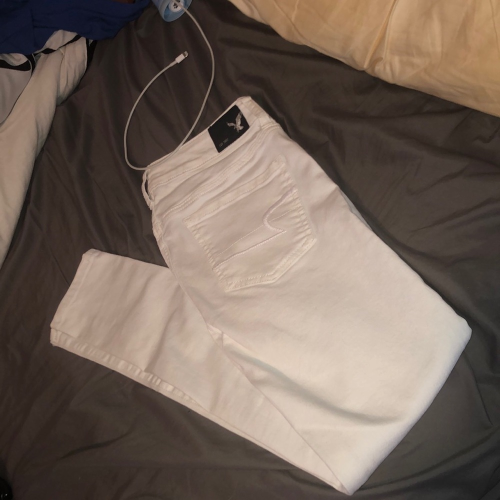 White American eagle jeans